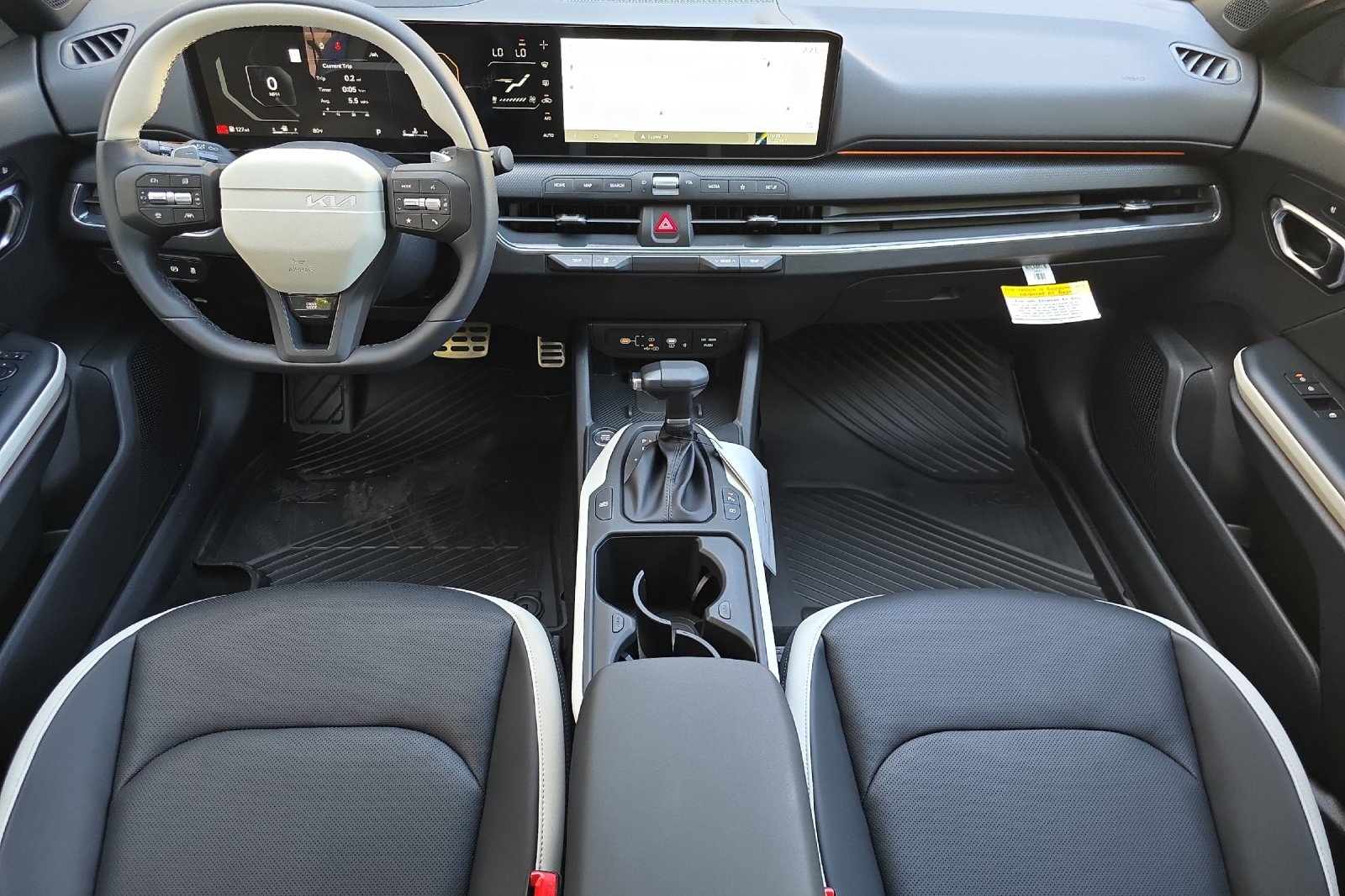 2025 Kia K4 GT-Line Turbo photo 9