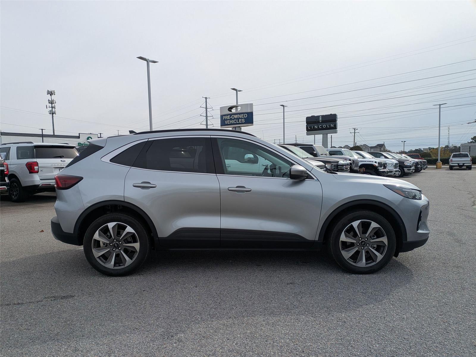 2023 Ford Escape Platinum photo 3