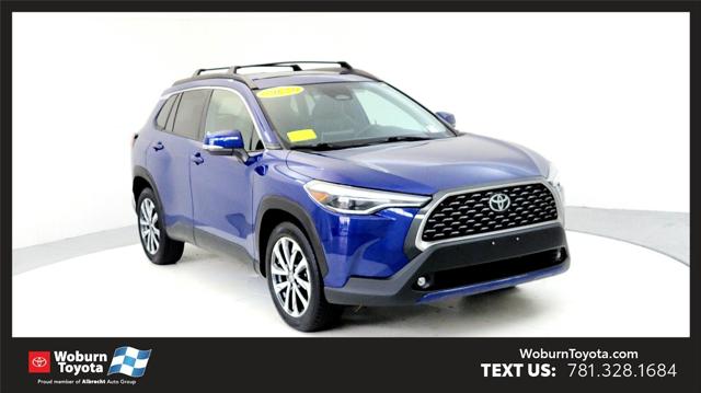 2023 Toyota Corolla Cross XLE's photo