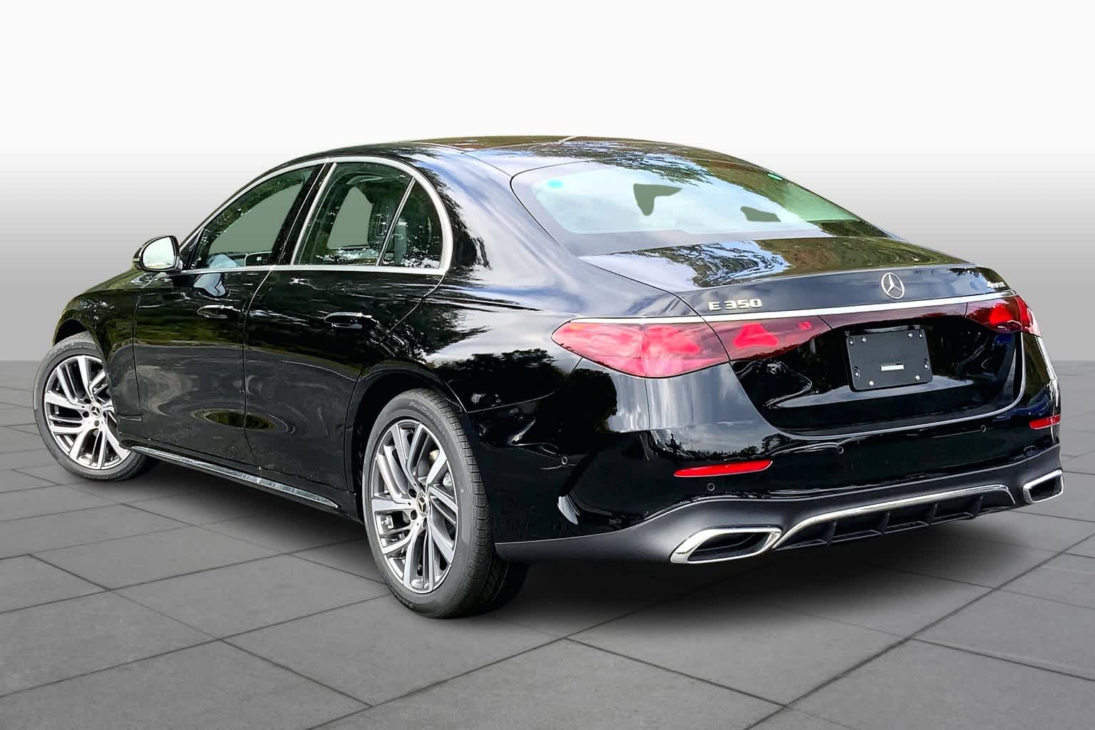 2025 Mercedes Benz E 350 4MATIC photo 4