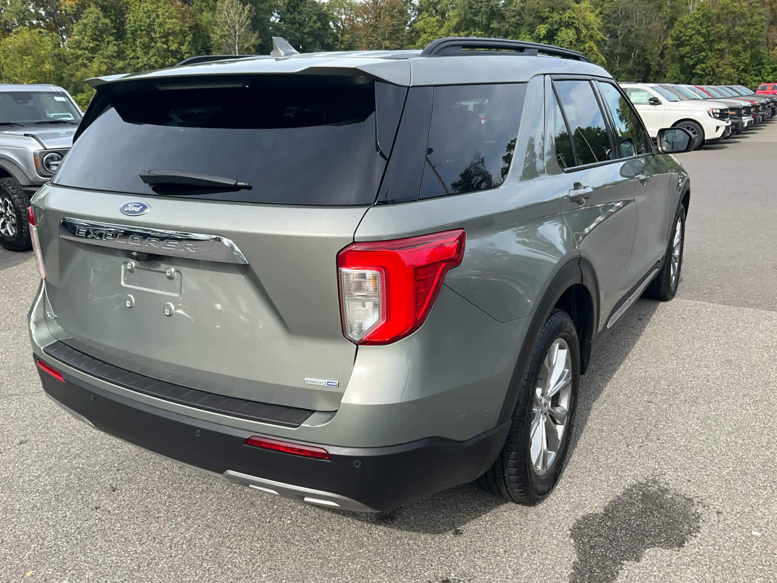2020 Ford Explorer XLT photo 3