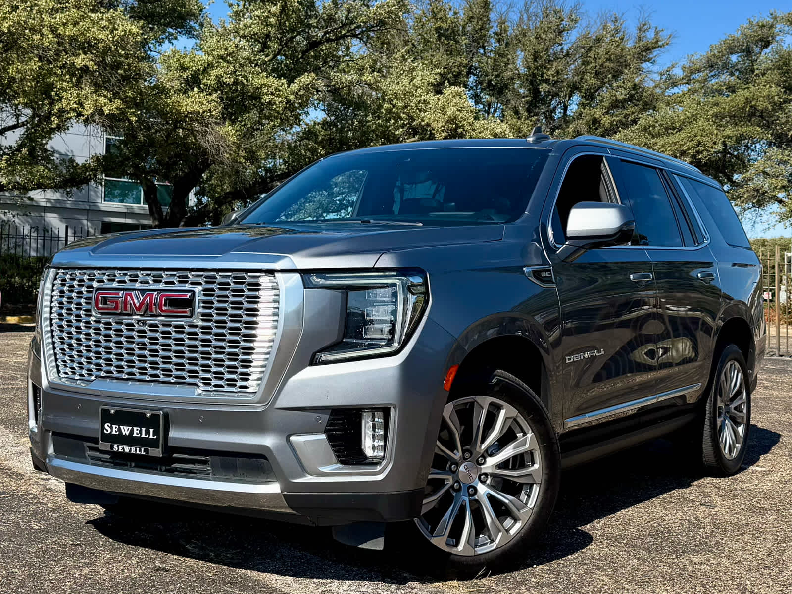 2021 GMC Yukon Denali's photo