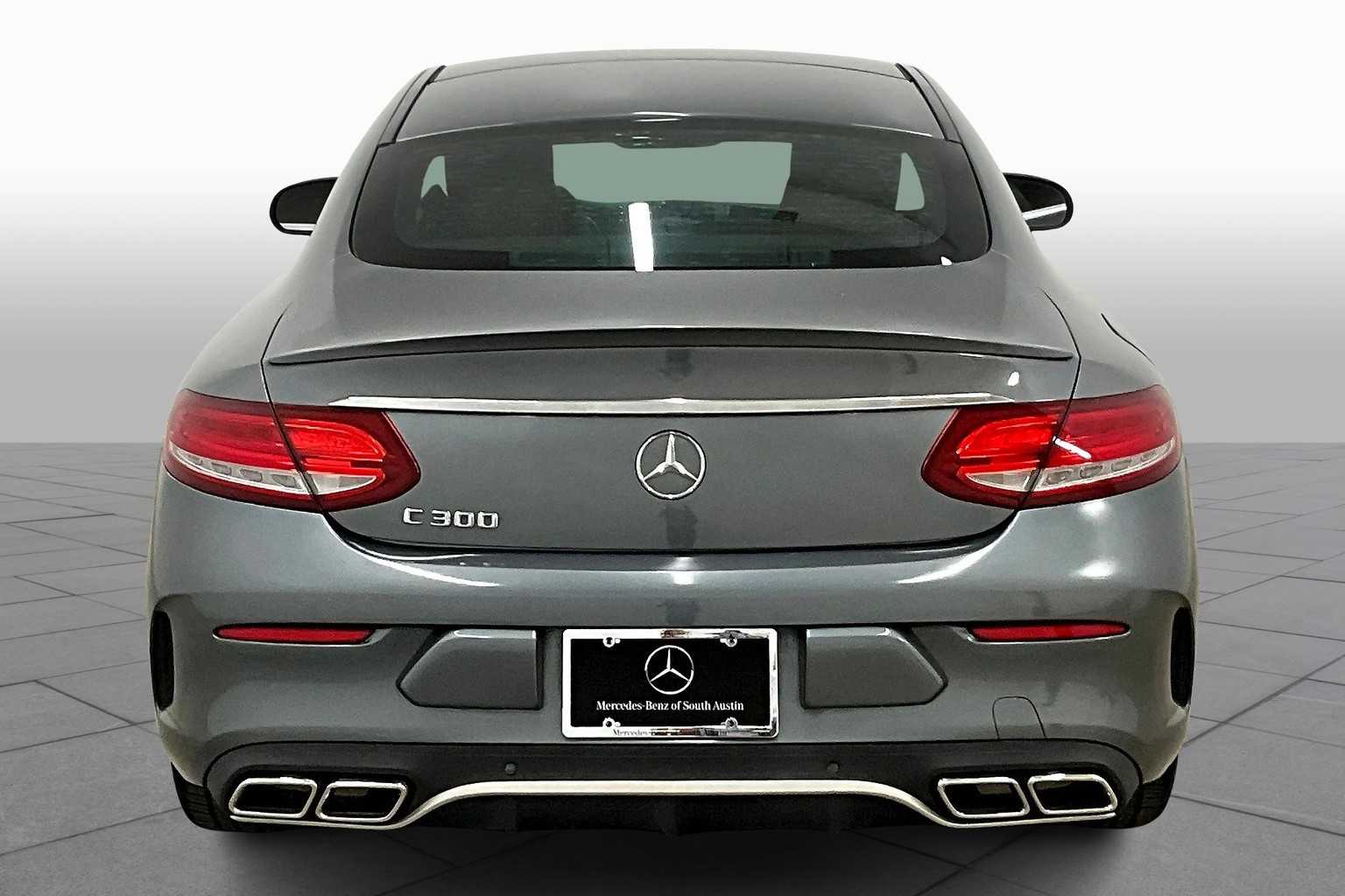 2017 Mercedes Benz C 300 photo 4