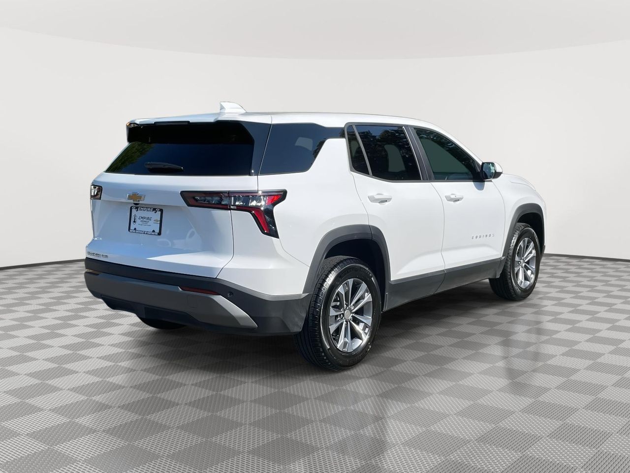 2025 Chevrolet Equinox LT photo 4