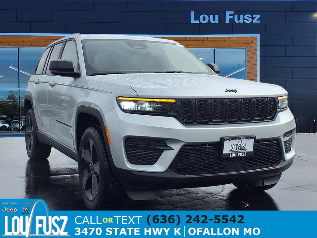 2025 Jeep Grand Cherokee Altitude's photo