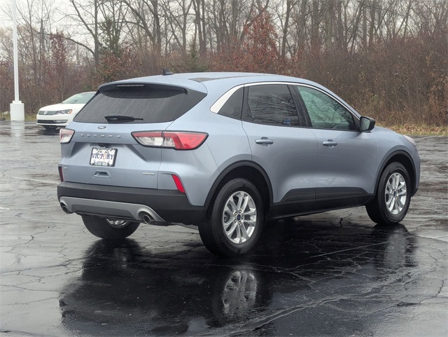 2022 Ford Escape SE photo 4