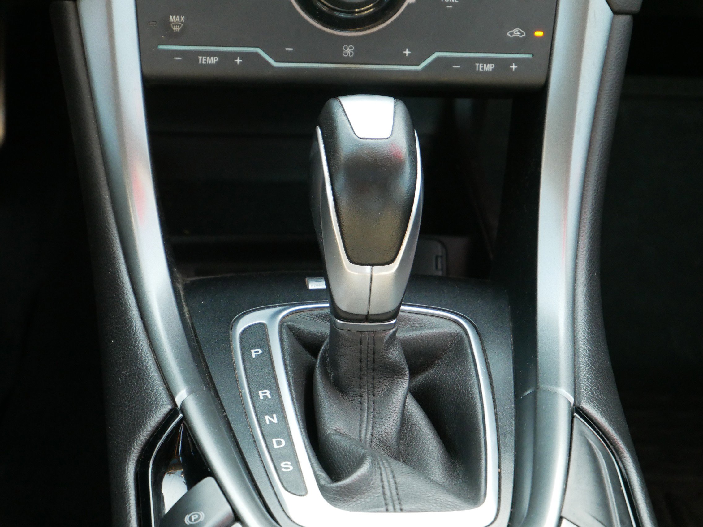 2013 Ford Fusion Titanium photo 16