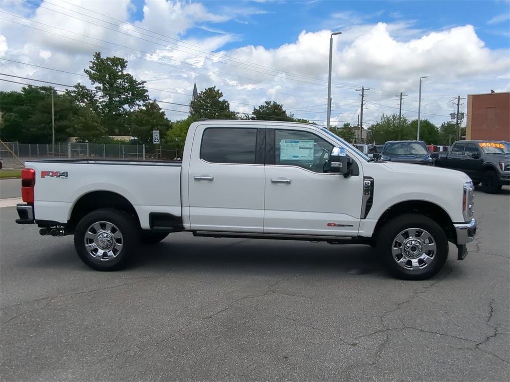 2025 Ford F-350 King Ranch photo 3