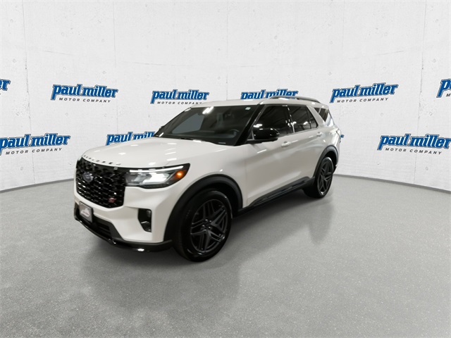 2025 Ford Explorer ST photo 4