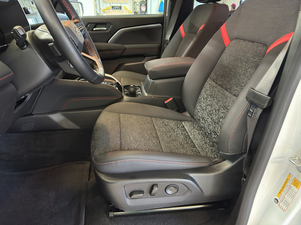 2023 Chevrolet Colorado Z71 photo 10