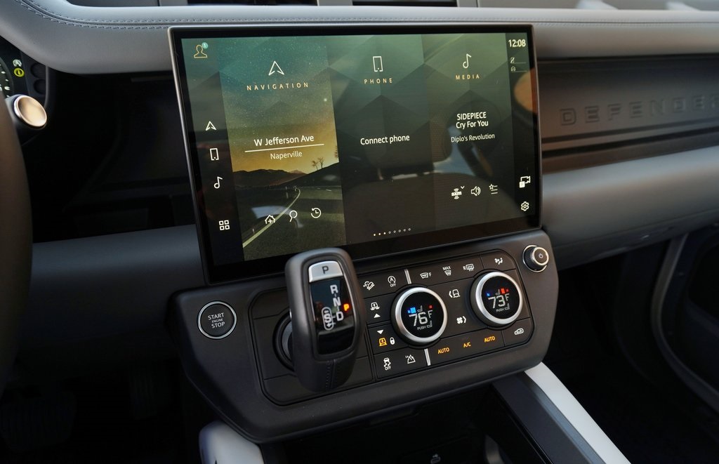 2026 LAND ROVER DEFENDER - Image 21