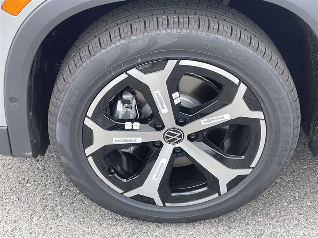 2025 Volkswagen Tiguan SE photo 10