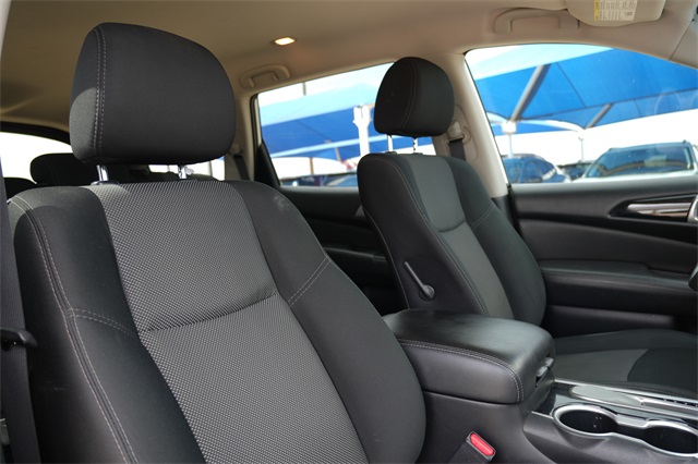 2018 Nissan Pathfinder S photo 12