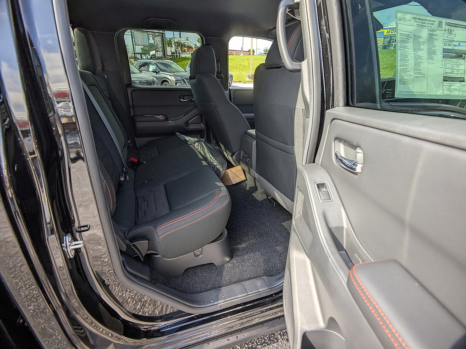 2025 Nissan Frontier PRO-4X photo 4