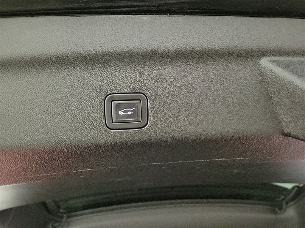 2024 GMC YUKON - Image 25