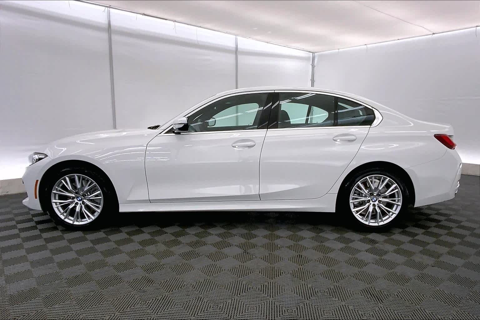 2024 Bmw 330i xDrive photo 3