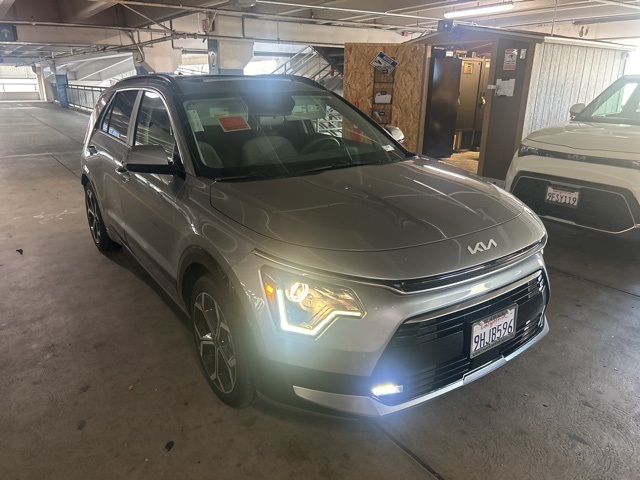 2023 Kia Niro EX Touring's photo