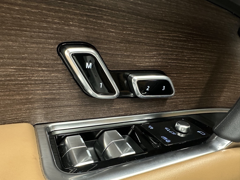 2023 Land Rover Range Rover SE photo 22