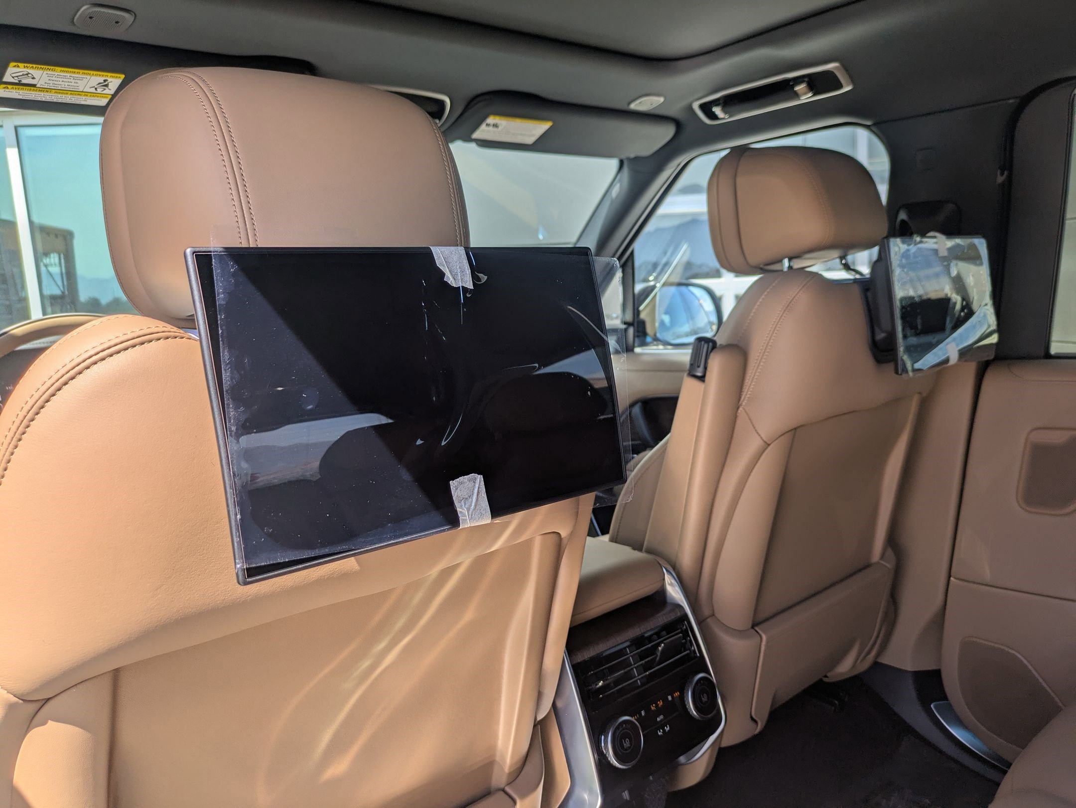 2025 Land Rover Range Rover SE photo 15