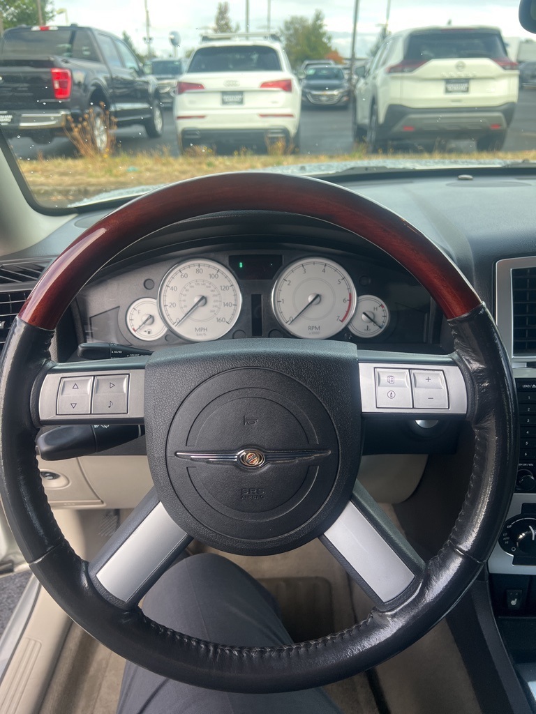 2006 Chrysler 300 C Base photo 12