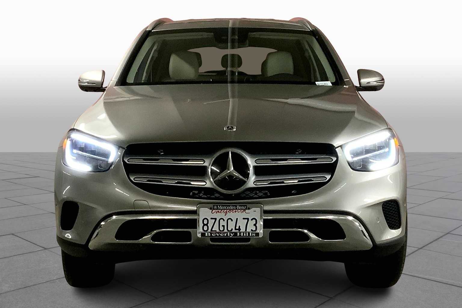 2022 Mercedes Benz GLC 300 photo 3