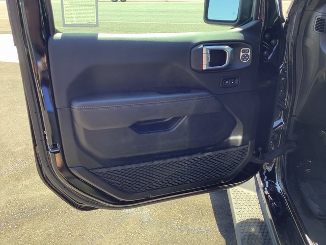 2022 Jeep Wrangler Unlimited Sahara 4xe photo 9