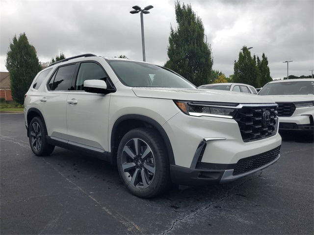 2025 Honda Pilot Touring photo 2
