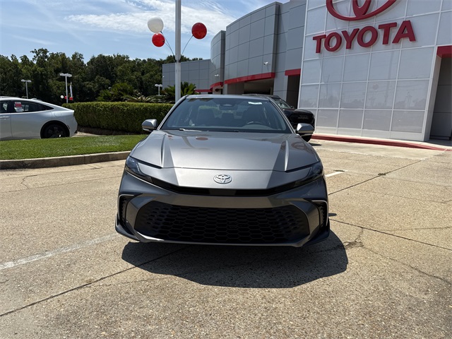 2025 Toyota Camry SE photo 6