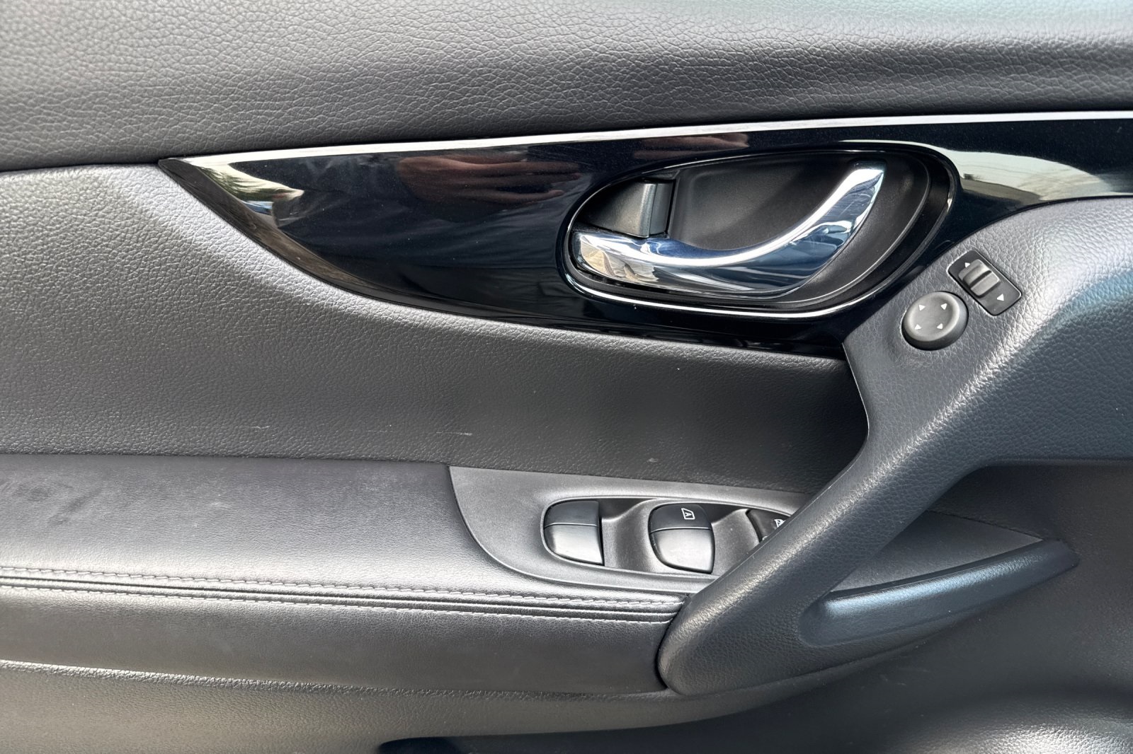 2022 Nissan Rogue Sport SL photo 11