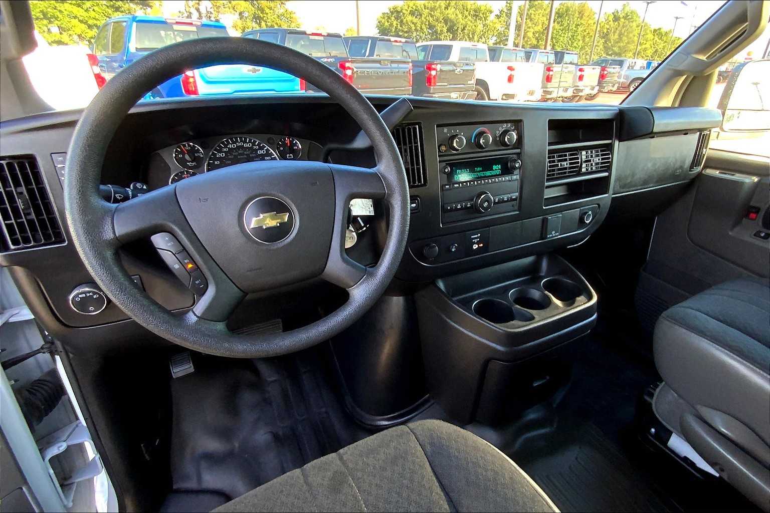 2024 Chevrolet Express Cargo Van photo 13
