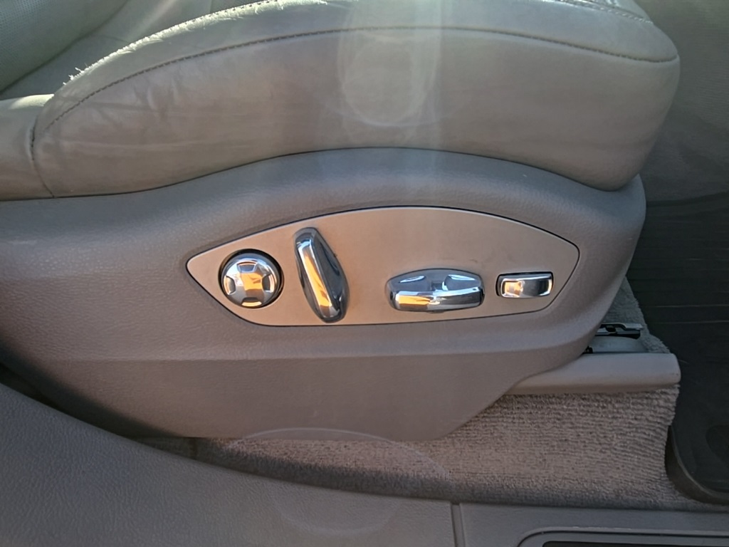 2013 Porsche Cayenne Base photo 23