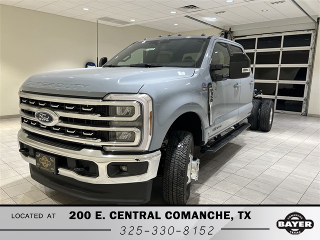2026 Ford F-350 Super Duty Chassis Cab Lariat's photo