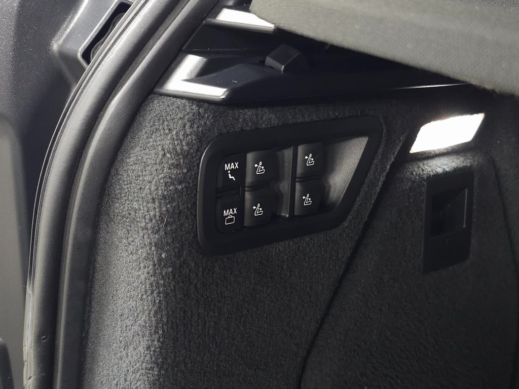 2023 BMW X7 - Image 6