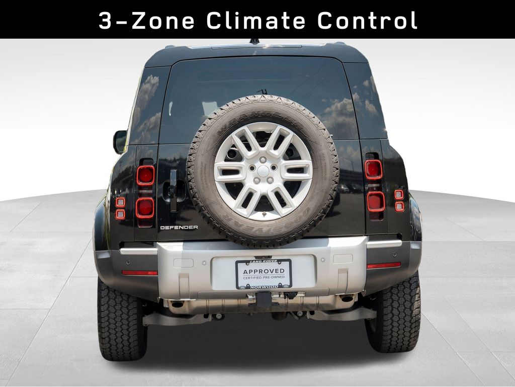 2024 Land Rover Defender 110 S photo 5