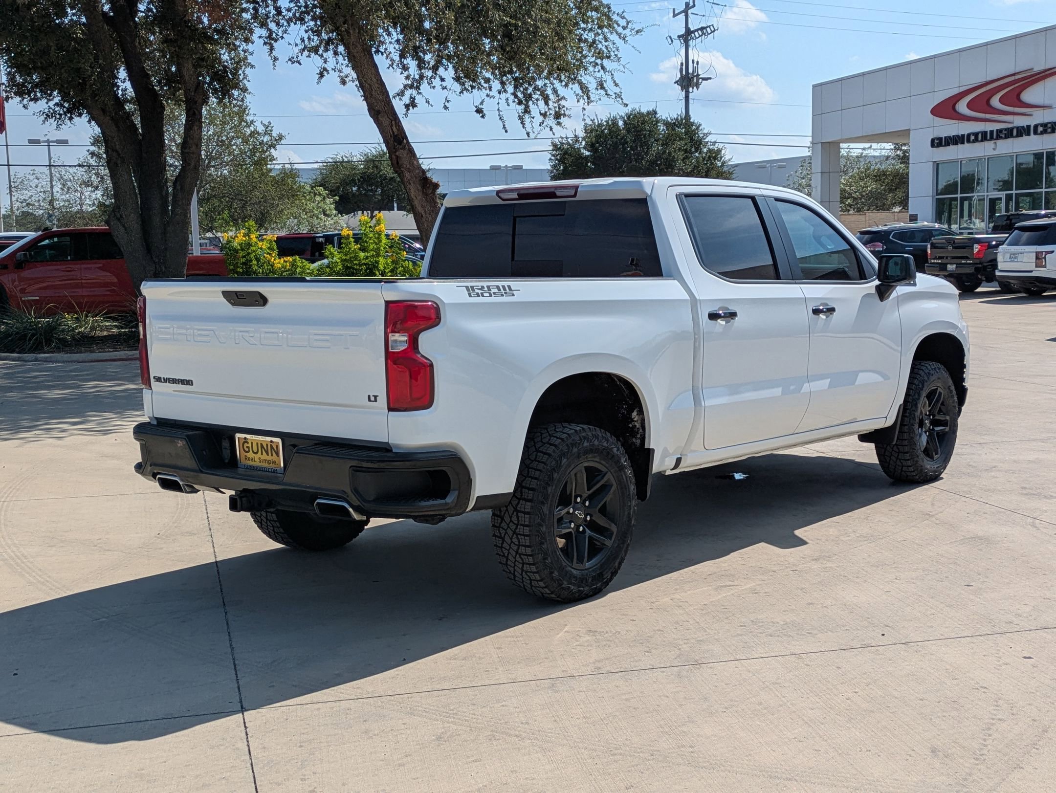 2019 Chevrolet Silverado 1500 LT Trail Boss photo 3
