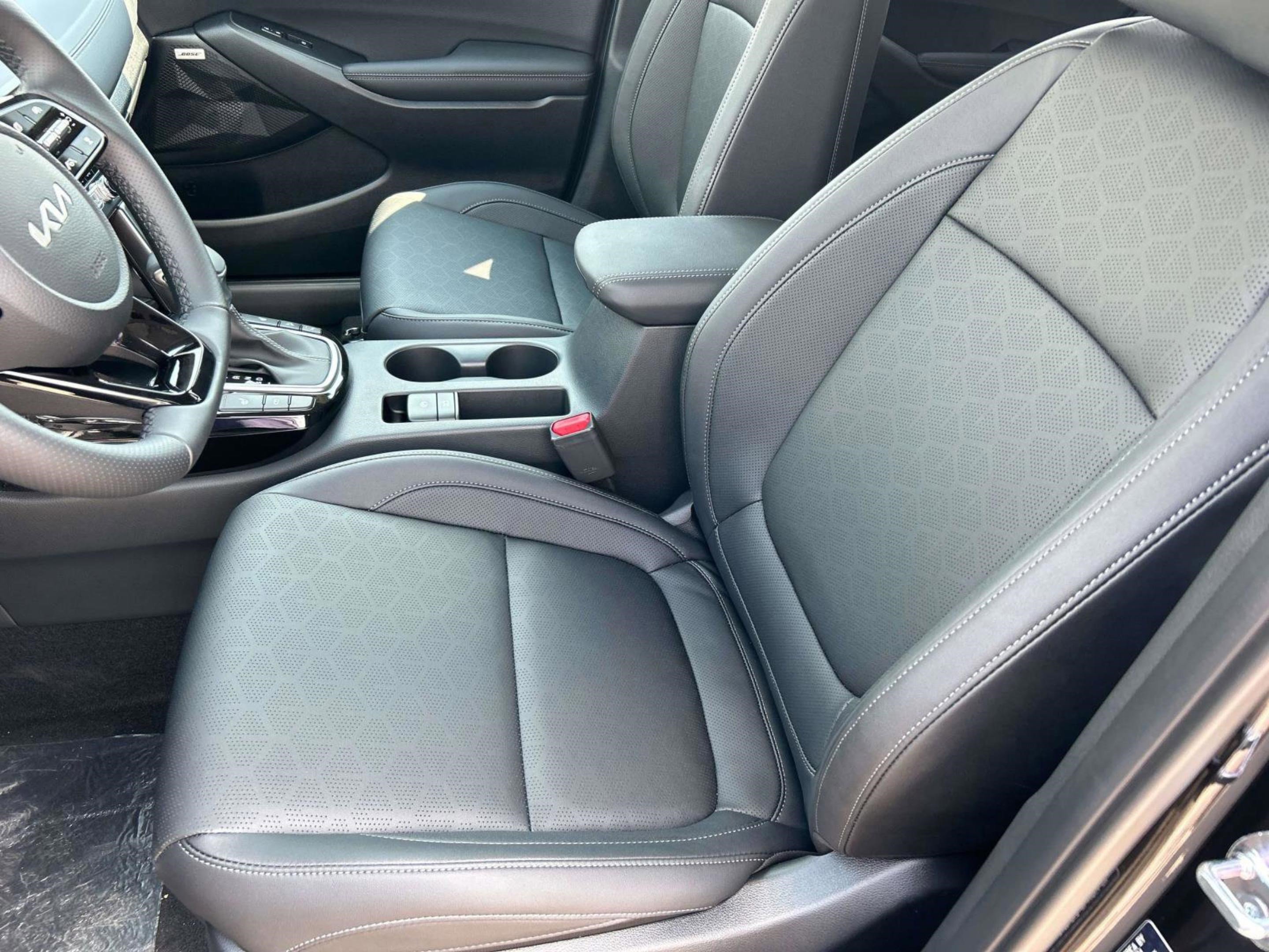 2026 Kia Seltos SX photo 20