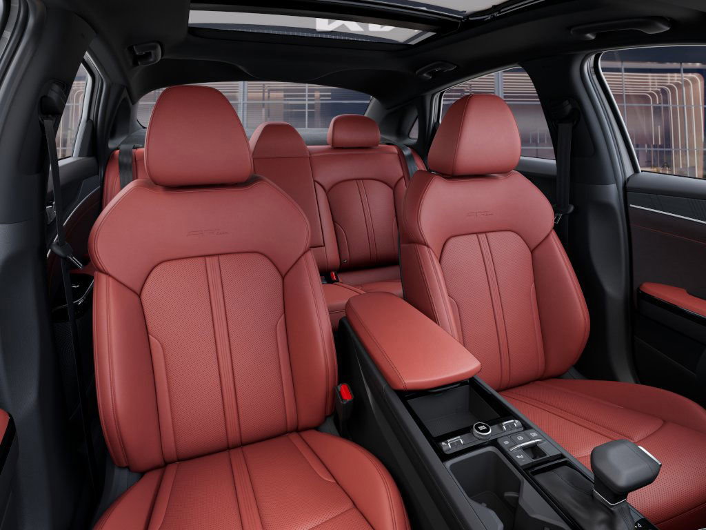 2025 Kia K5 GT-Line photo 2