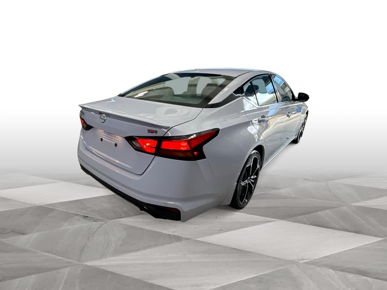 2024 Nissan Altima 2.5 SR photo 7