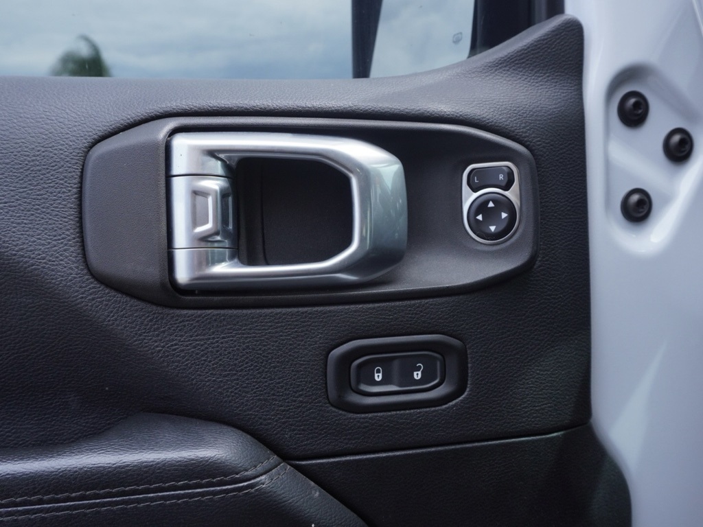 2021 Jeep Wrangler Sahara Altitude photo 10