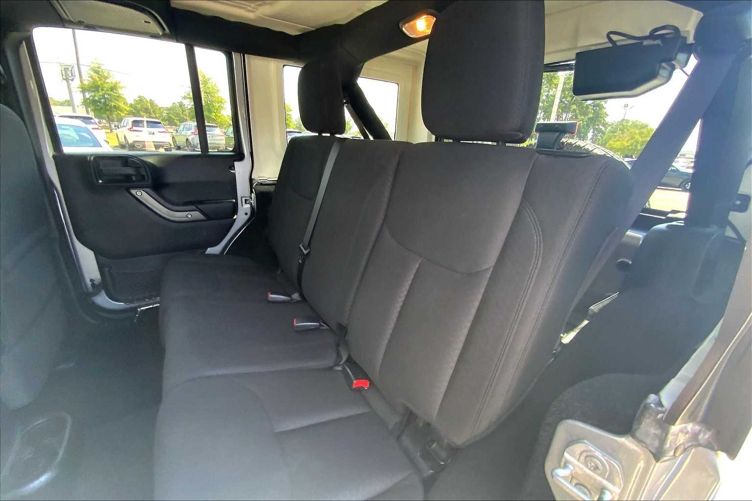 2016 Jeep Wrangler Unlimited Sport photo 19