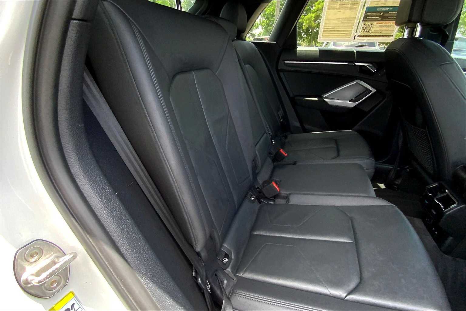 2023 Audi Q3 S line Premium photo 18