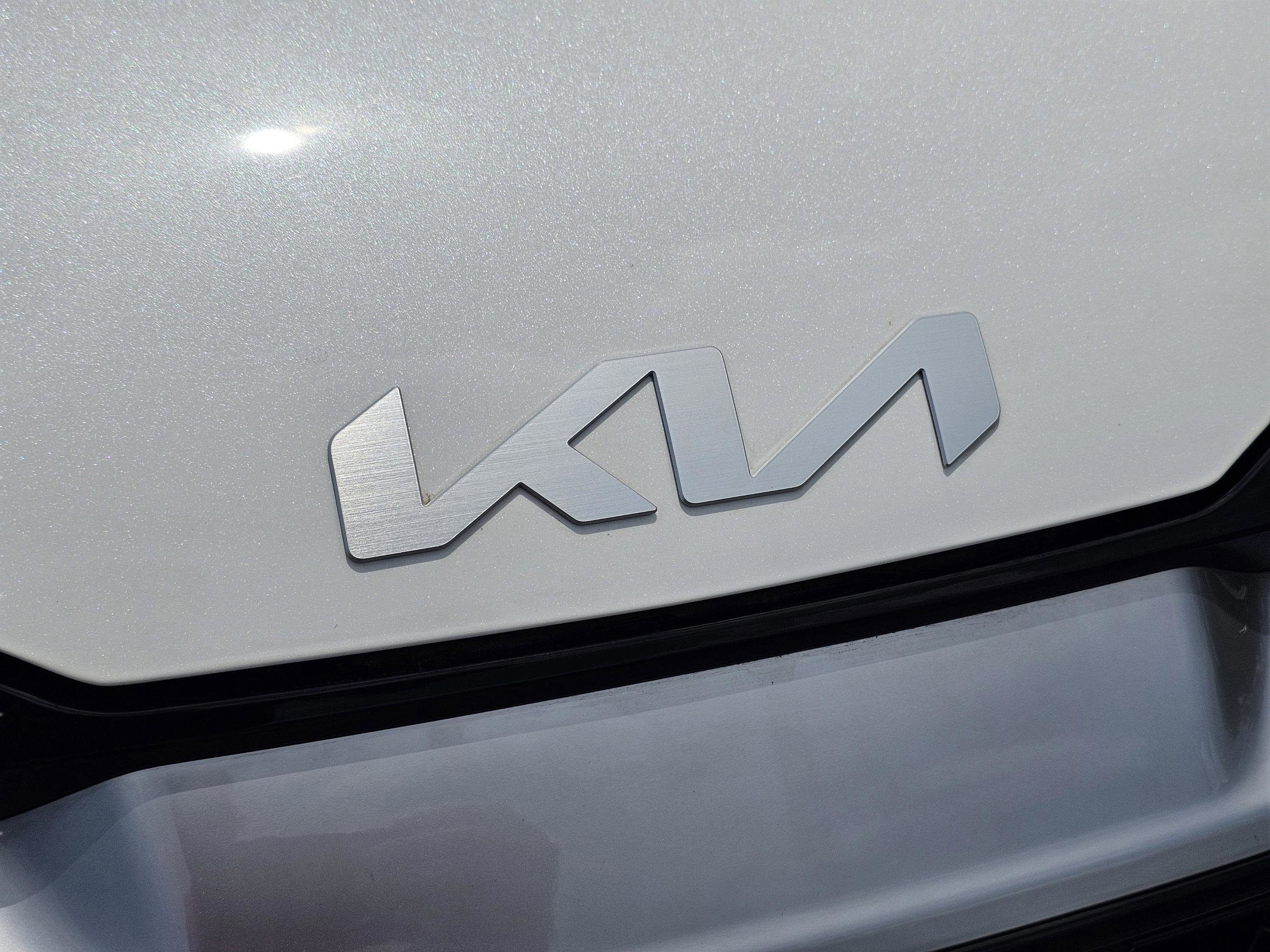 2025 Kia Sportage Hybrid EX photo 3