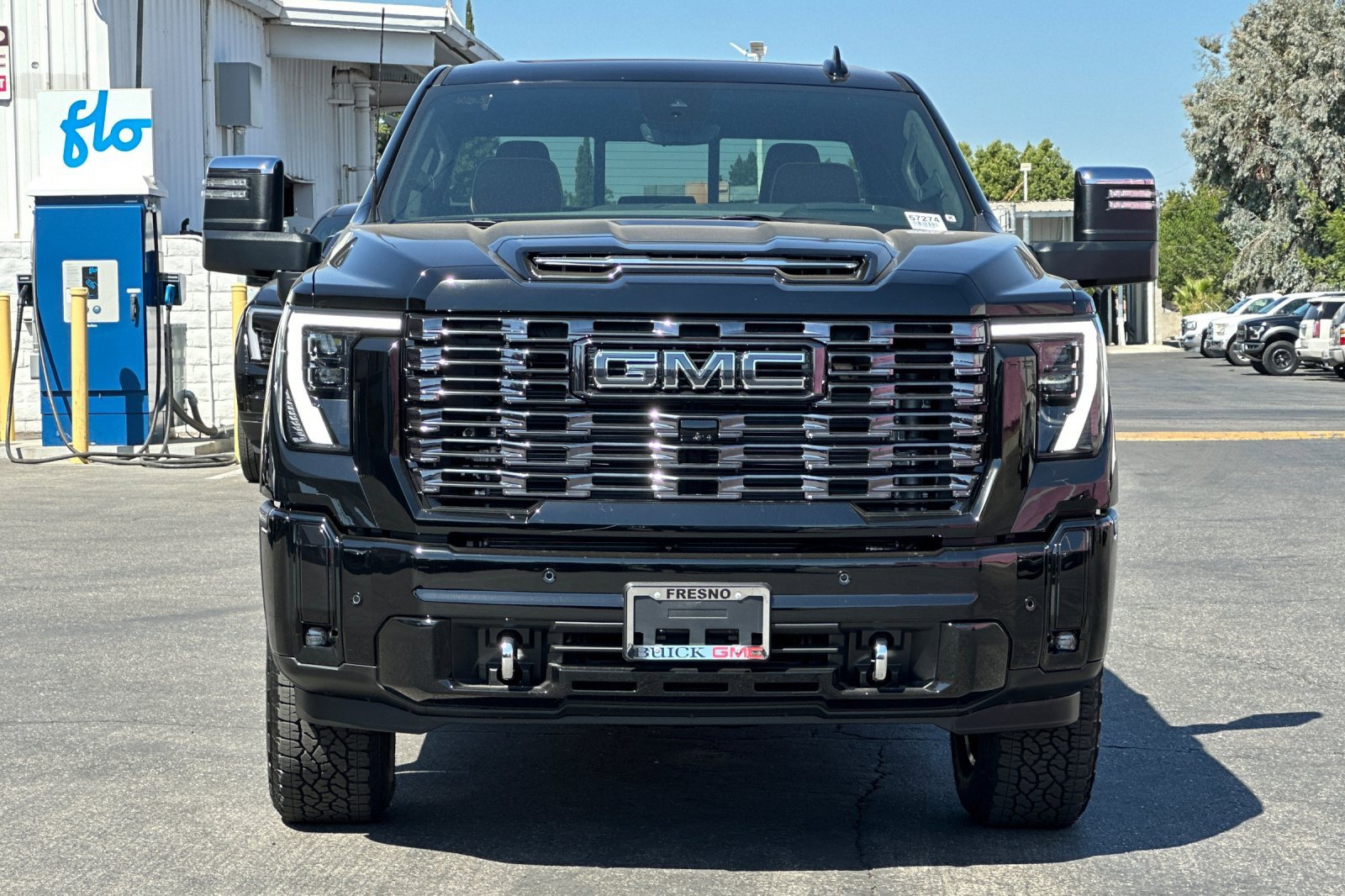 2025 Gmc Sierra 2500 HD Denali Ultimate photo 3
