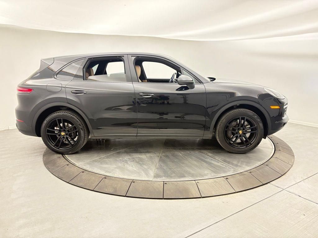 2022 Porsche Cayenne Base photo 7