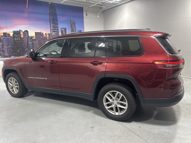 2023 Jeep Grand Cherokee Laredo photo 3