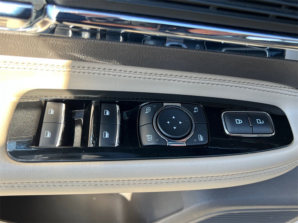 2021 Lincoln Corsair Standard photo 12