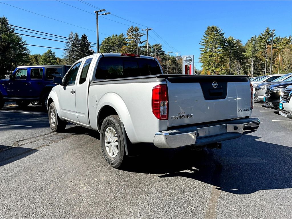 2017 Nissan Frontier SV photo 6