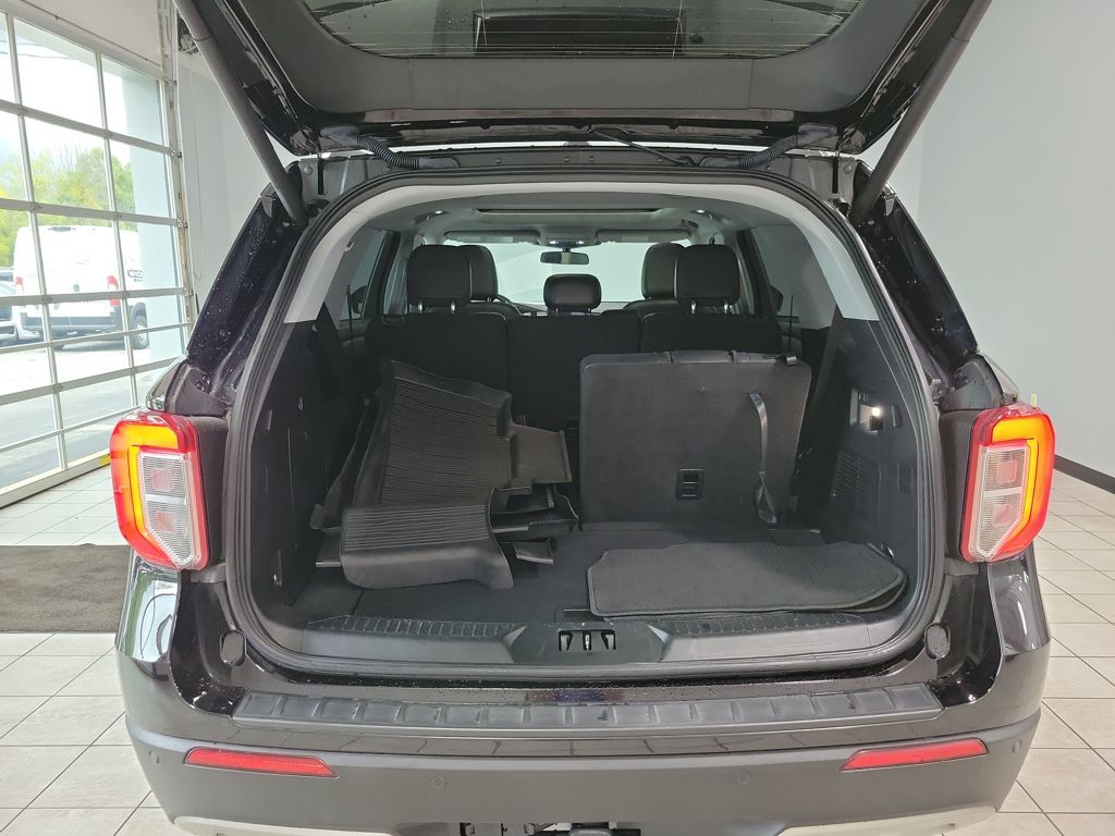 2021 Ford Explorer XLT photo 4