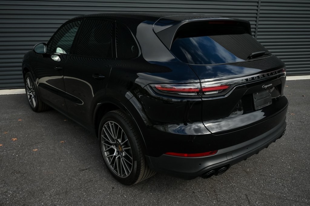 2022 Porsche Cayenne Platinum Edition photo 3