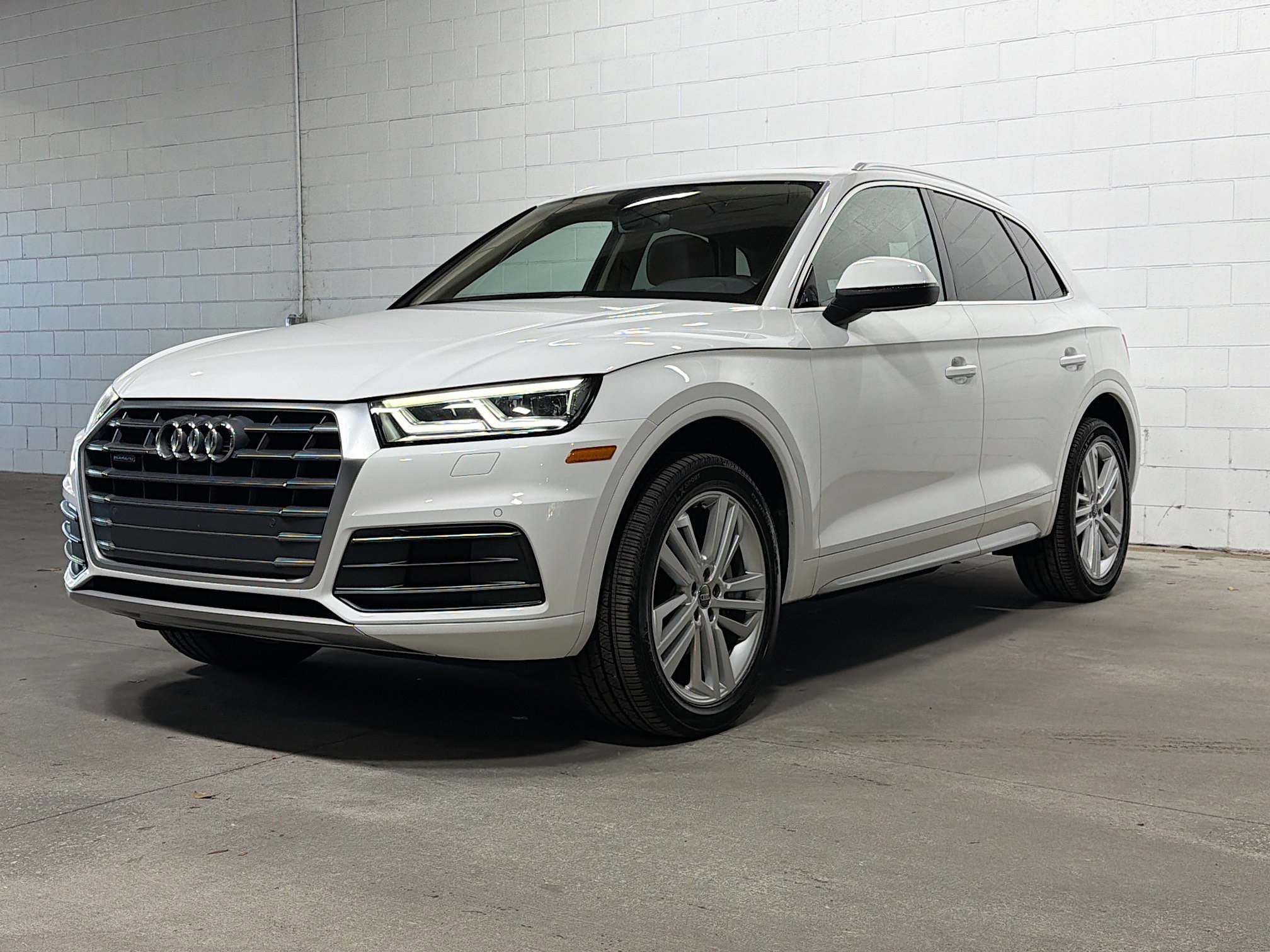 2018 Audi Q5 Premium Plus's photo